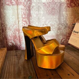 Vintage Gold Pleaser’s